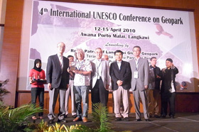 国内初の世界ジオパークに認定