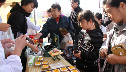 グルメマルシェ