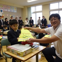そうきたか！そうべつひろめ隊がランドセルカバー贈る