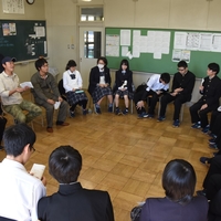 壮瞥高校生と町内若手農業者との座談会