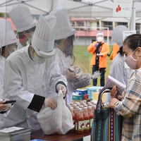 壮瞥高校収穫祭 にぎわう
