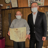 老人の日記念　百歳高齢者へのお祝い状及び記念品贈呈が行われました