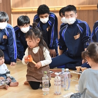 育児サークルに中学生が参加しました