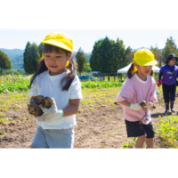 じゃが芋収穫交流活動が行われました